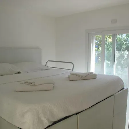 Ferienhaus Sleeps 12 Pool Air Con Wifi *