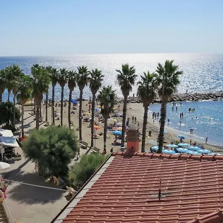 Sleeps 12 Pool Air Con Wifi Ferienhaus Costarainera